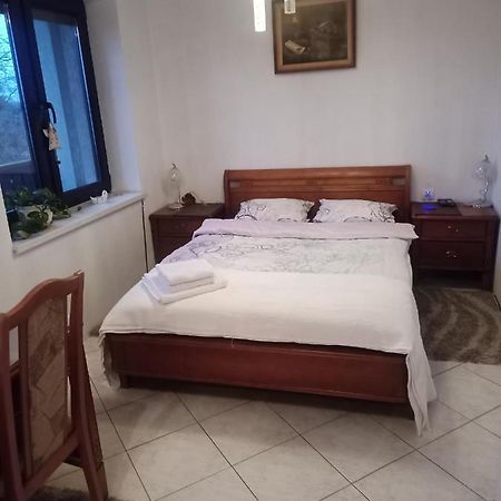 Pokoj W Domu Z Duzym Ogrodem Kraków Exteriör bild