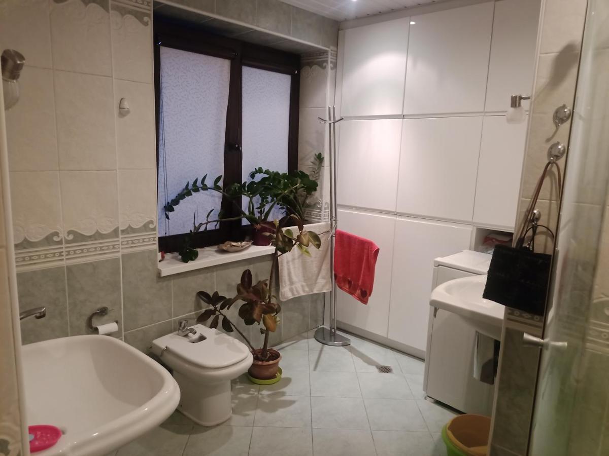 Pokoj W Domu Z Duzym Ogrodem Kraków Exteriör bild