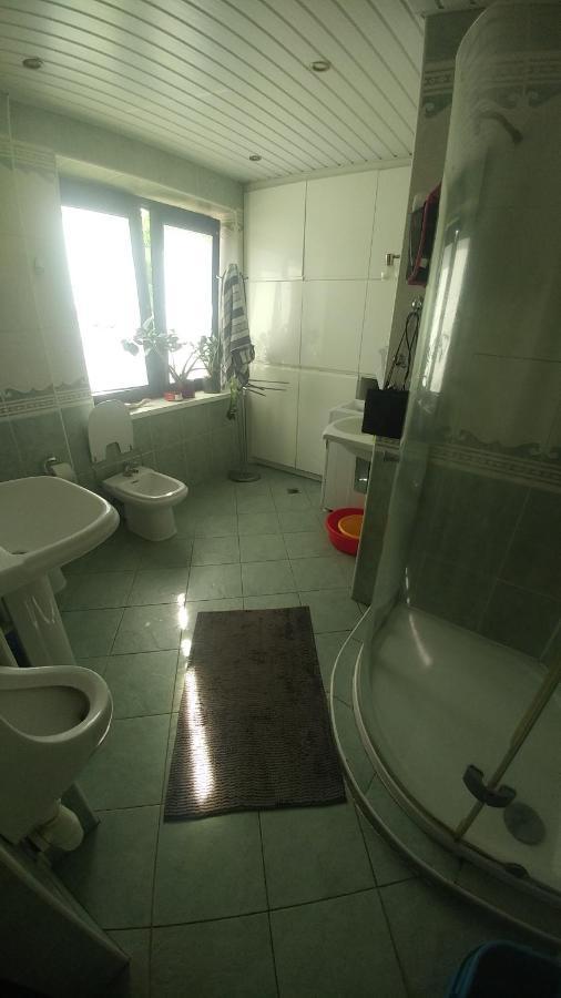 Pokoj W Domu Z Duzym Ogrodem Kraków Exteriör bild